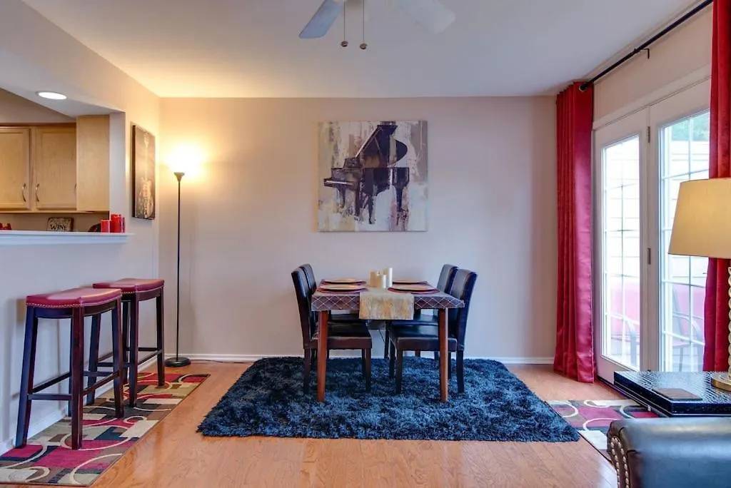 Heart Of Downtown/Walk To Broadway & The Action/Bars/Music Venues/Honky Tonks! Apartment Nashville