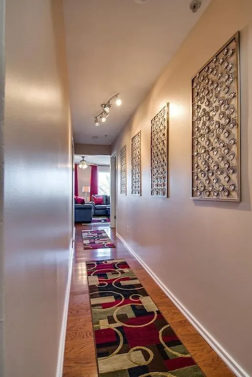 Heart Of Downtown/Walk To Broadway & The Action/Bars/Music Venues/Honky Tonks! Apartment Nashville
